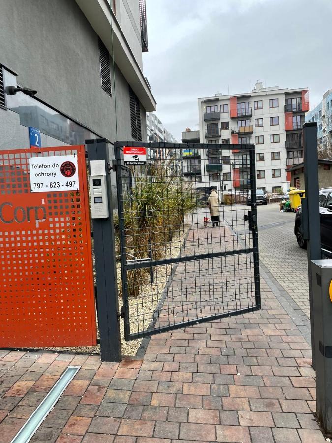 Cybernetyki2 Street Inn Near Airport Βαρσοβία Εξωτερικό φωτογραφία